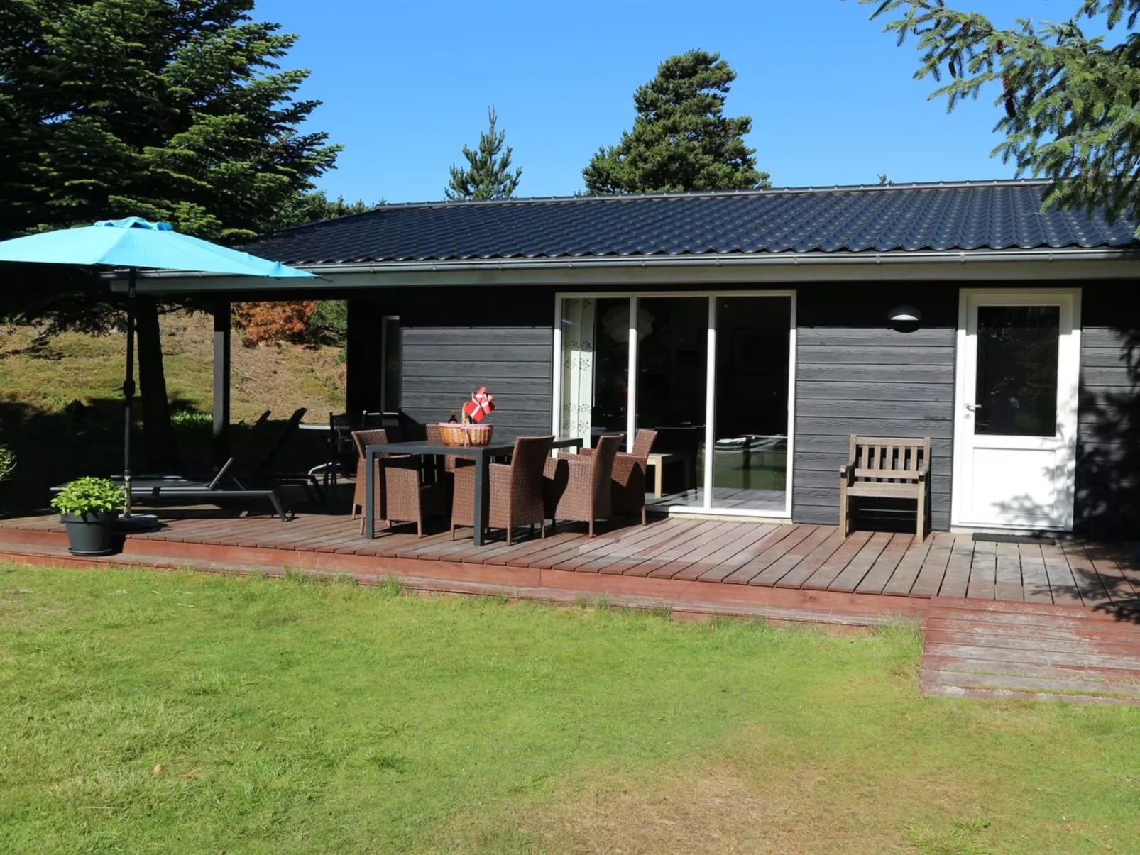 "France" - 1.1km from the sea