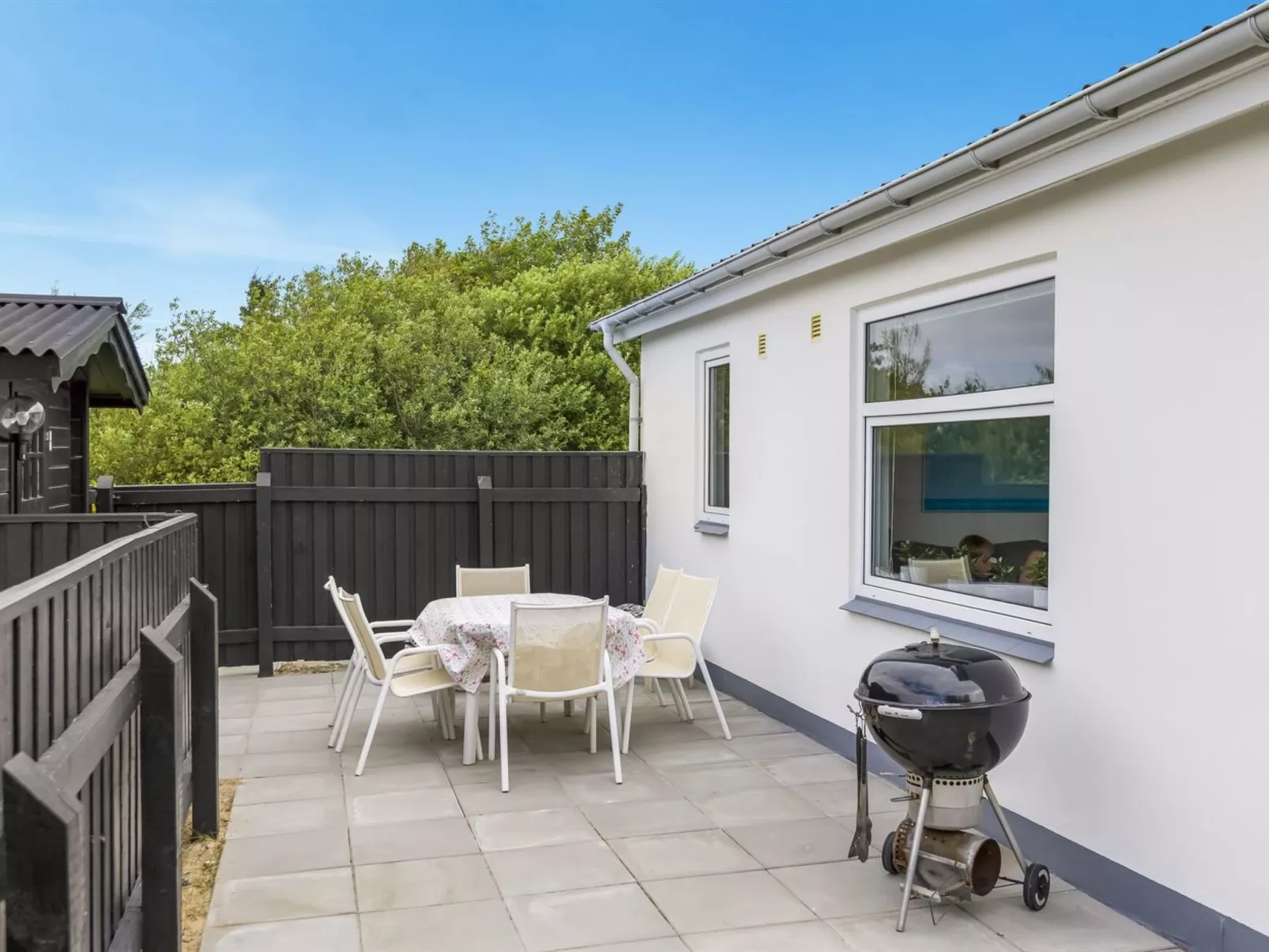 "Pupa" - 500m from the sea