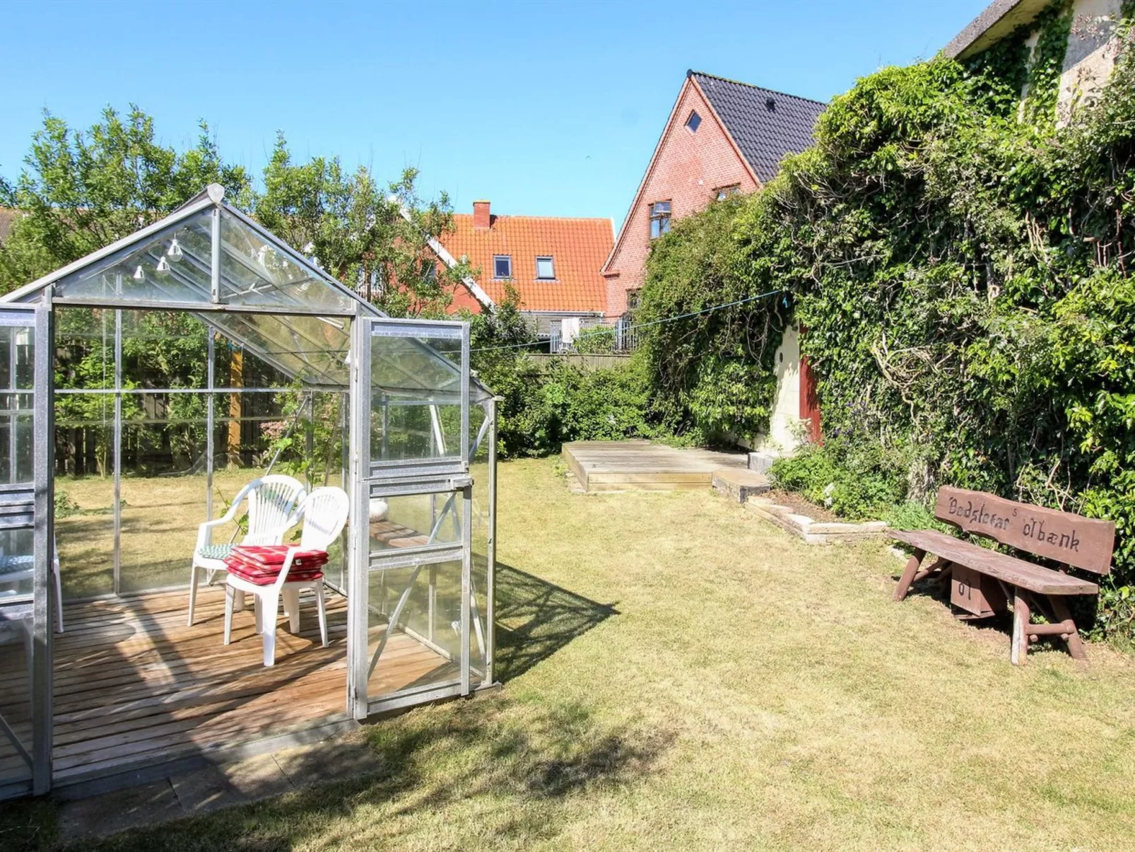 "Eluisa" - 300m from the sea