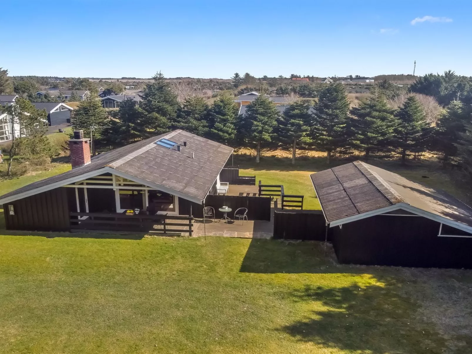 "Conradine" - 500m from the sea