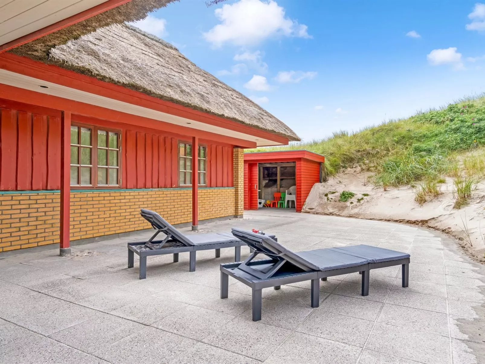 "Zora" - 100m from the sea