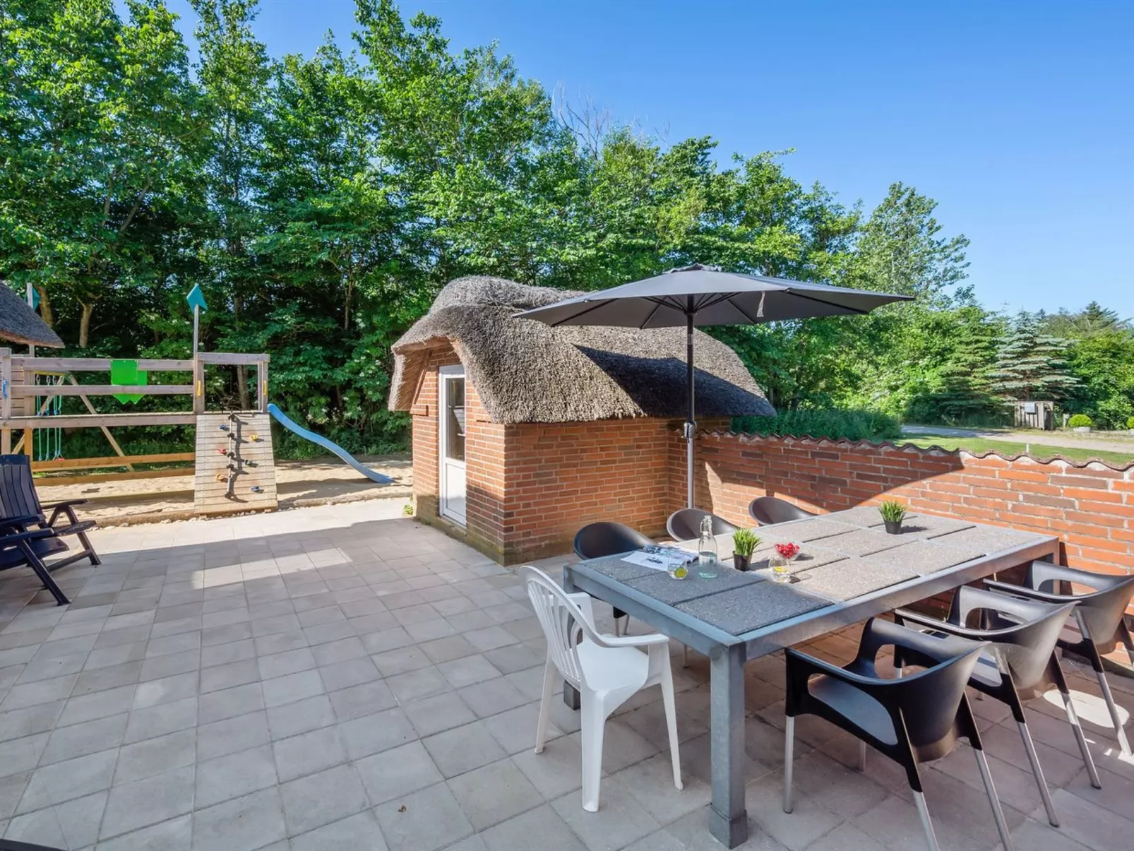 "Thana" - 1.4km from the sea