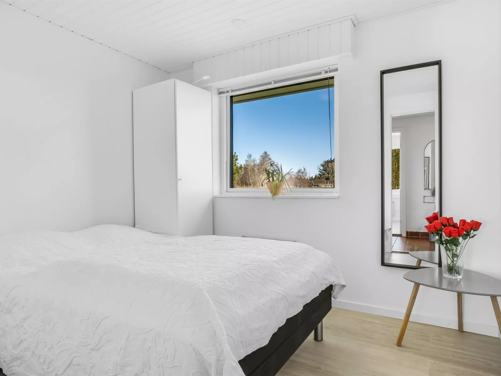 "Ehm" - 600m from the sea