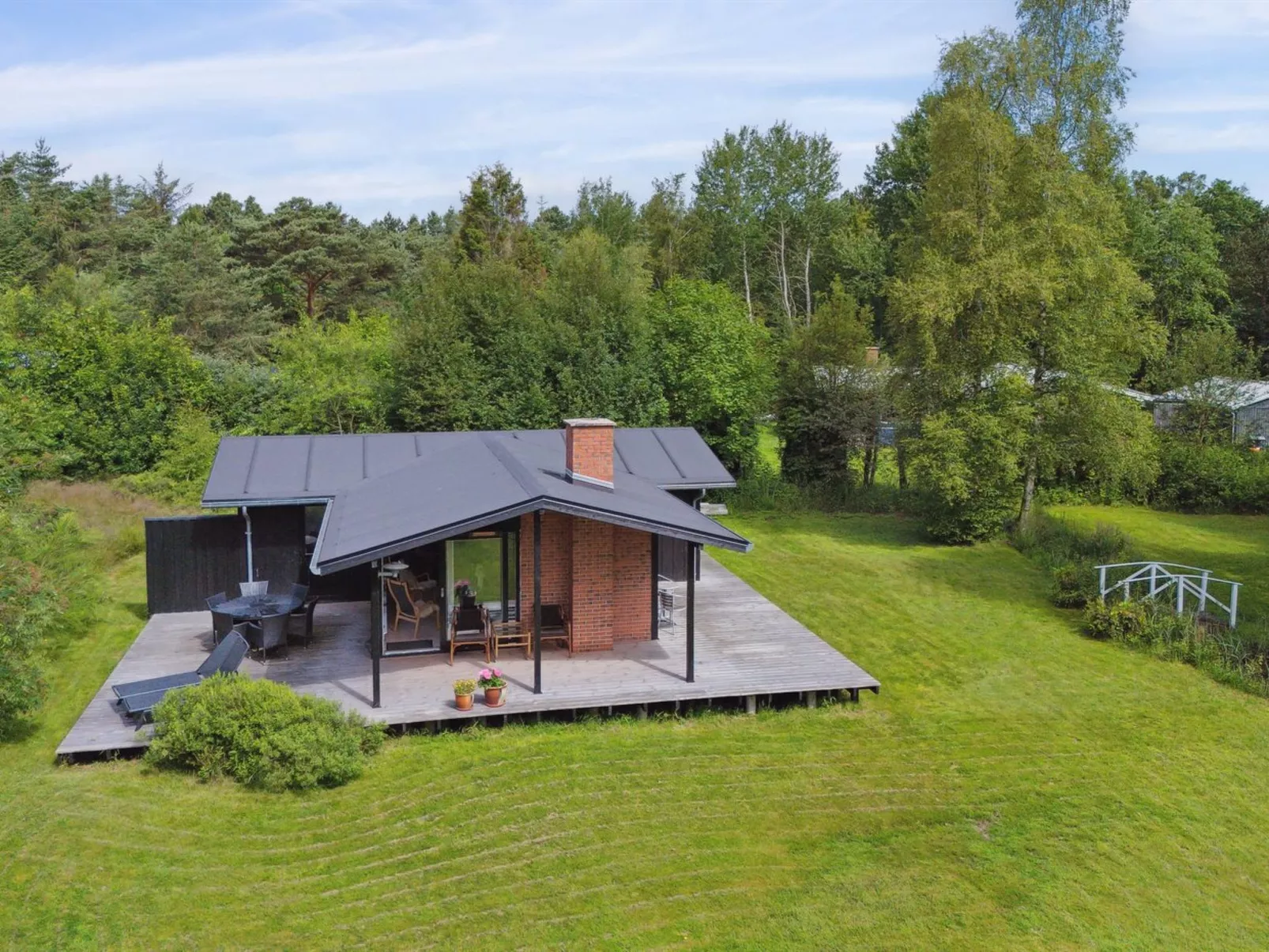 "Skjold" - 600m from the sea