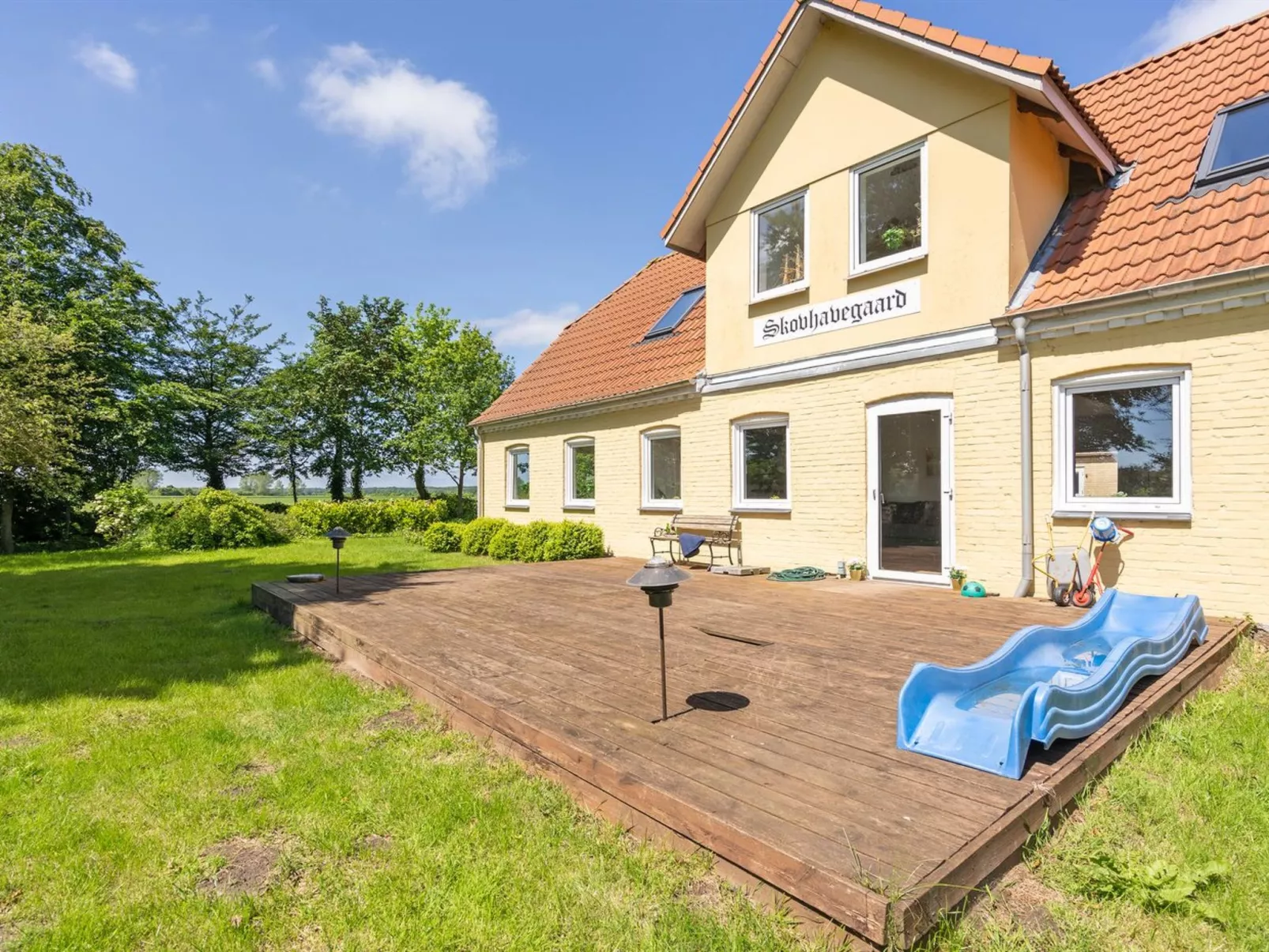 "Rouwen" - 1km from the sea