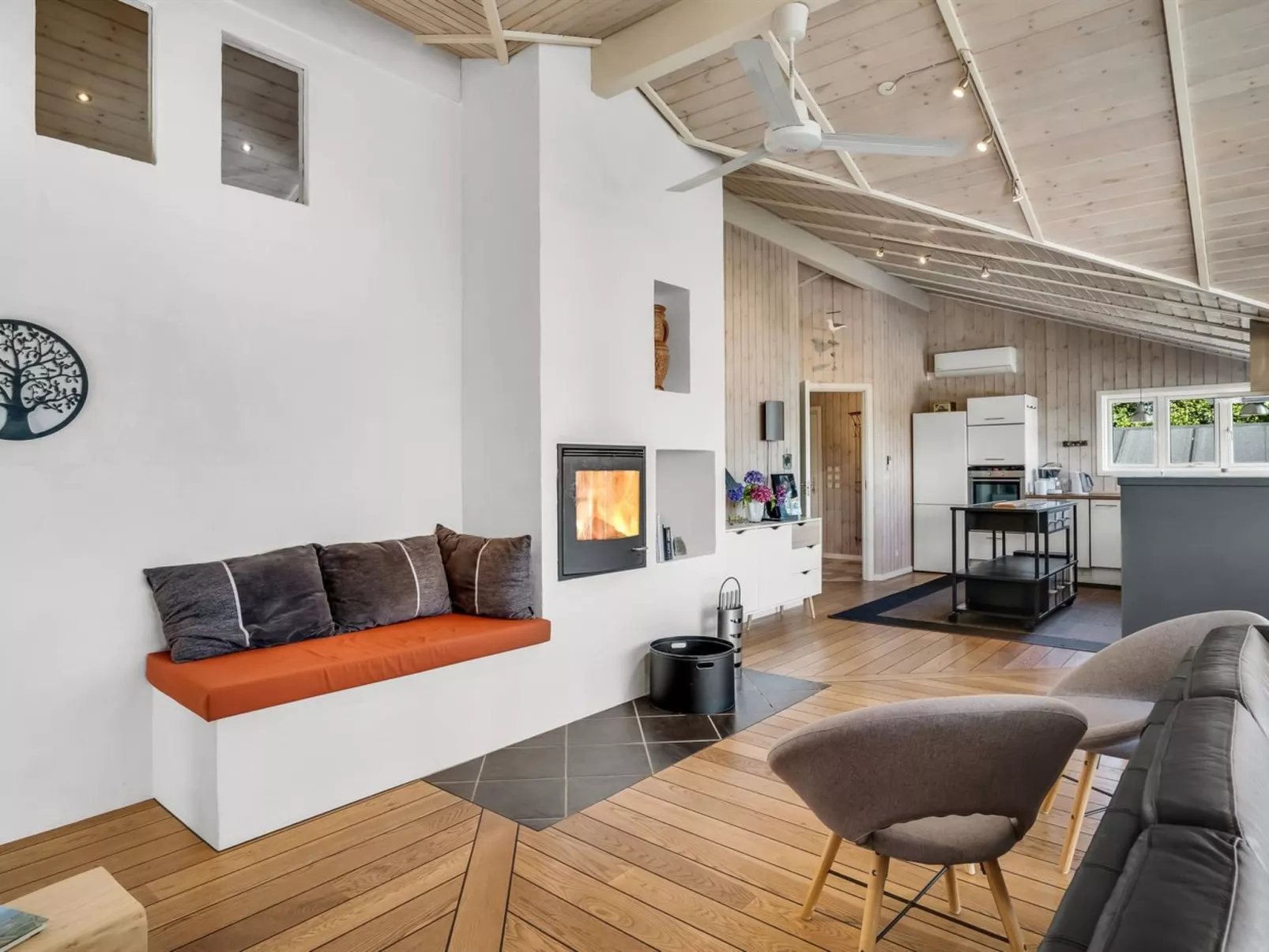 "Eljas" - 200m to the fjord