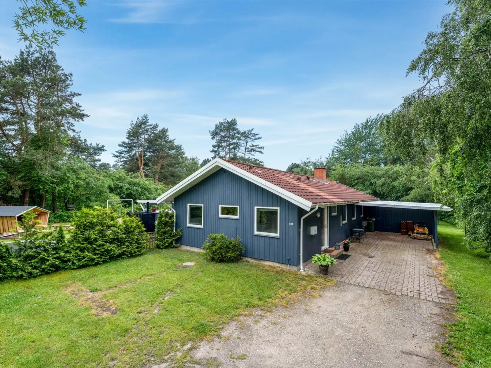 "Sverker" - 300m from the sea