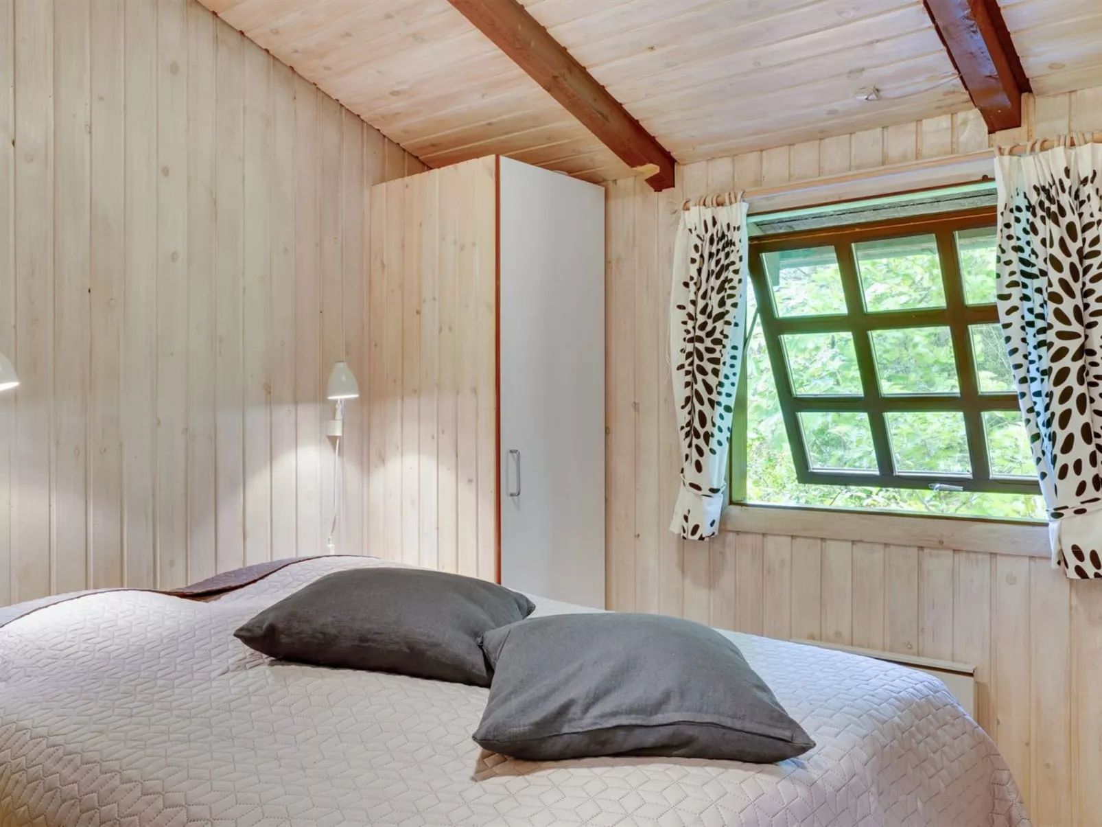 "Gail" - 400m to the fjord