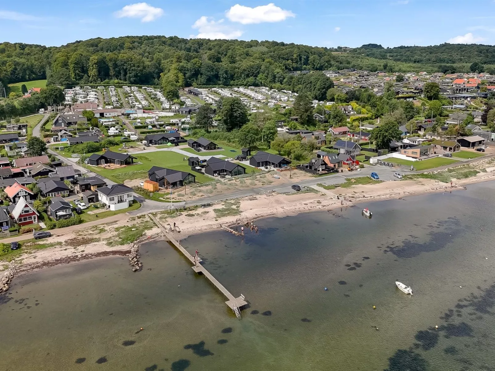 "Eino" - 30m from the sea