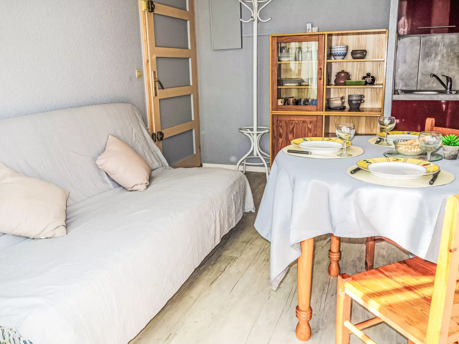 Les Mas de La Mer-Binnen