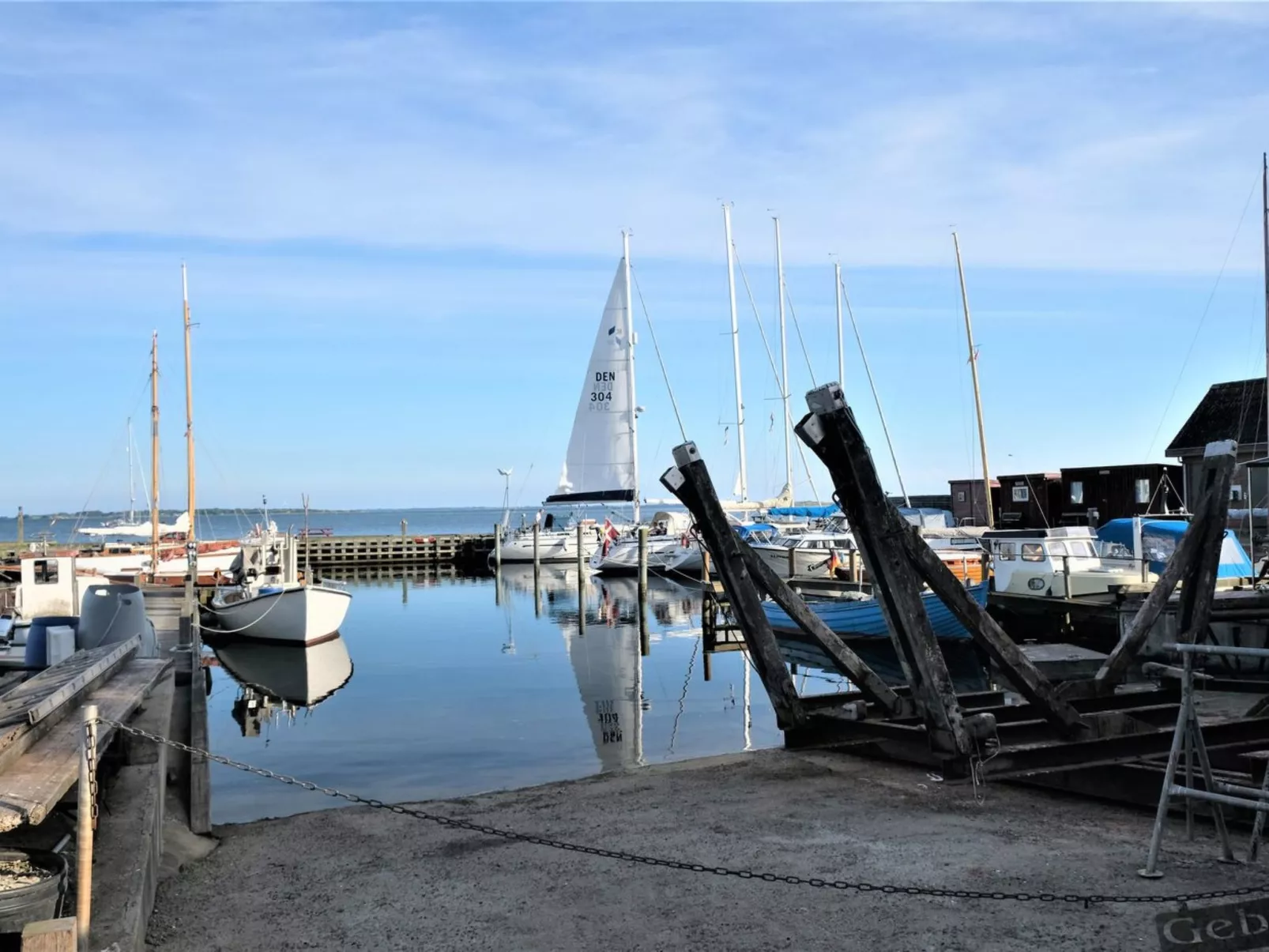 "Chayton" - 450m from the sea