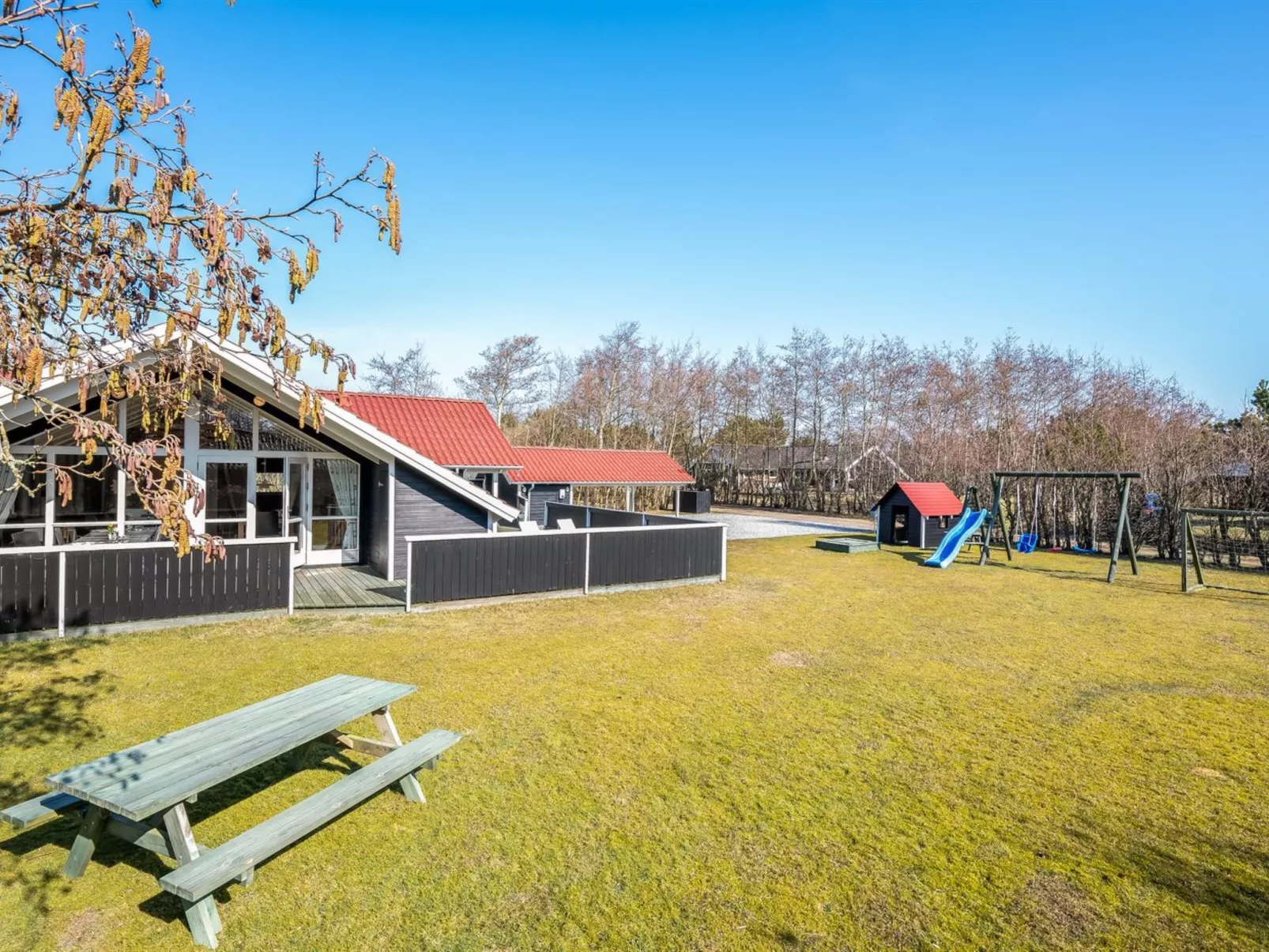 "Germaine" - 1.2km from the sea