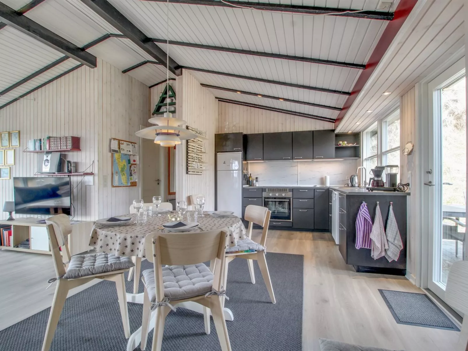 "Vika" - 600m from the sea