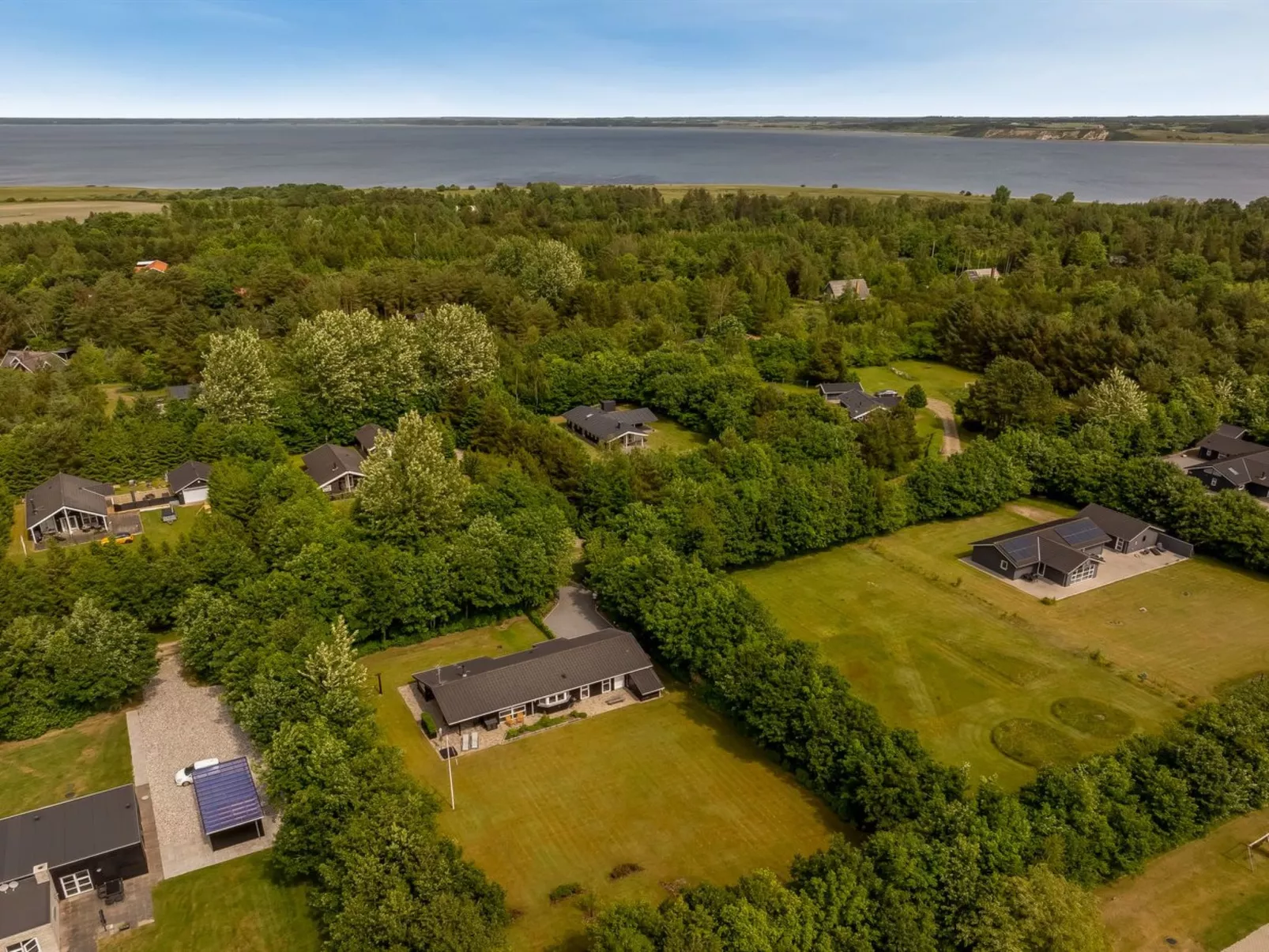 "Yorrit" - 500m to the fjord