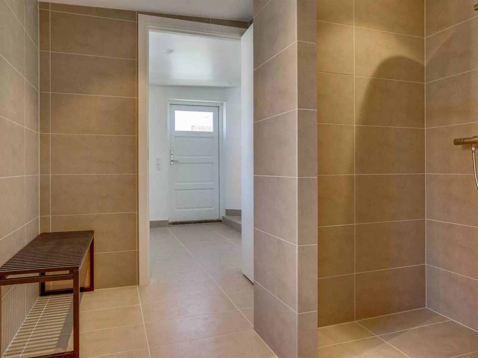 "Elnara" - 900m from the sea