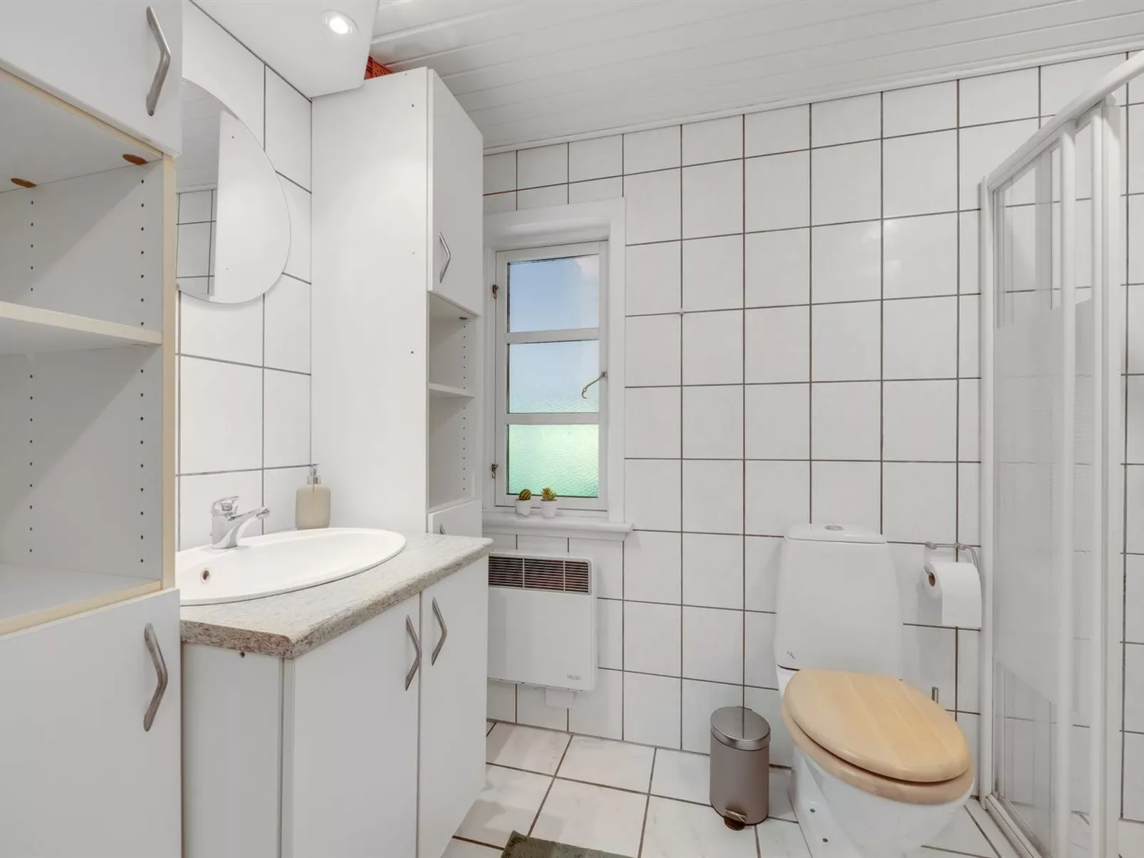 "Sunaj" -  from the sea-Binnen