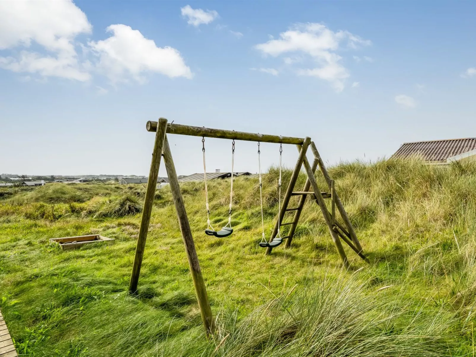 "Broder" - 150m from the sea