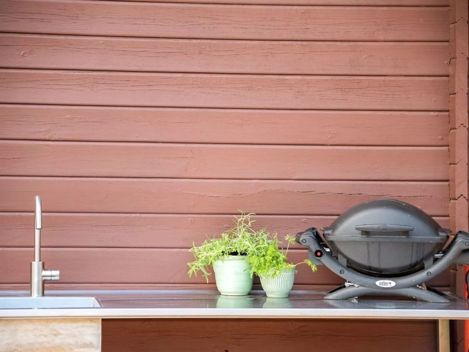 "Ginnie" - 300m from the sea