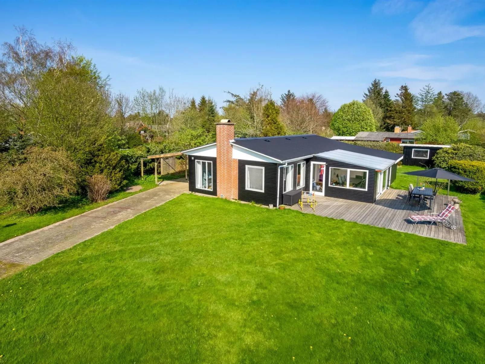 "Yorick" - 1km from the sea