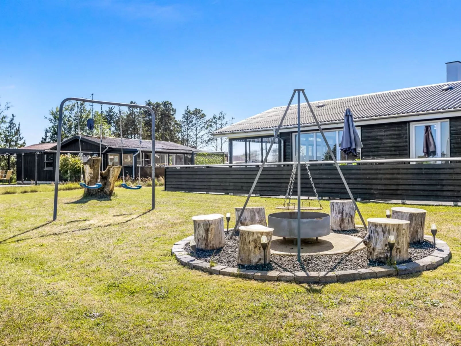 "Erna" - 400m from the sea