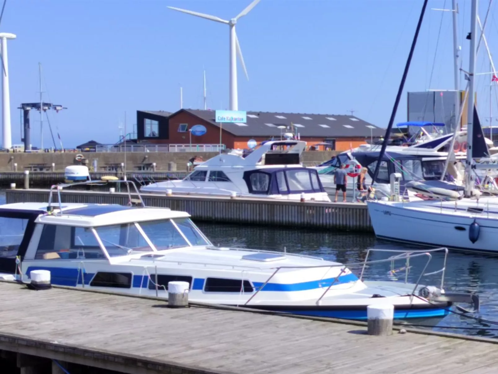 "Line" - 10m from the sea