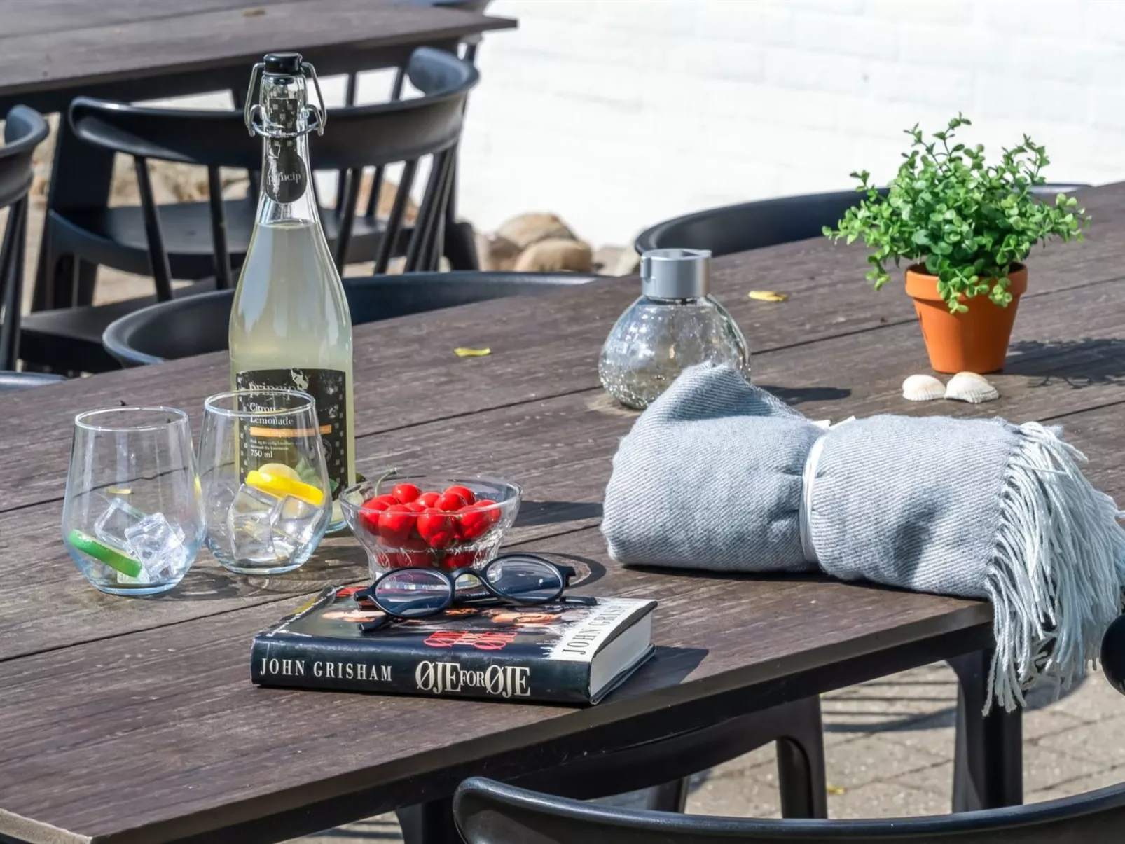 "Kara" - 100m to the fjord