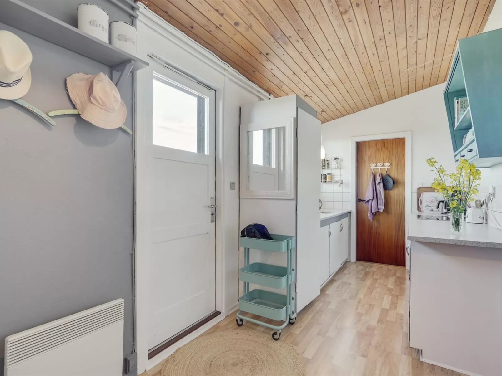 "Felis" - 200m from the sea