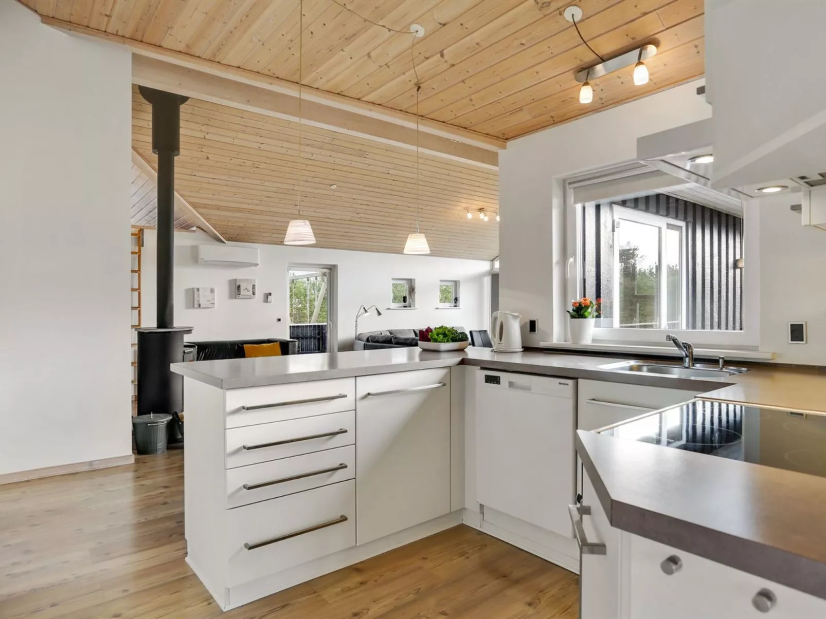 "Lirim" - 50m from the sea