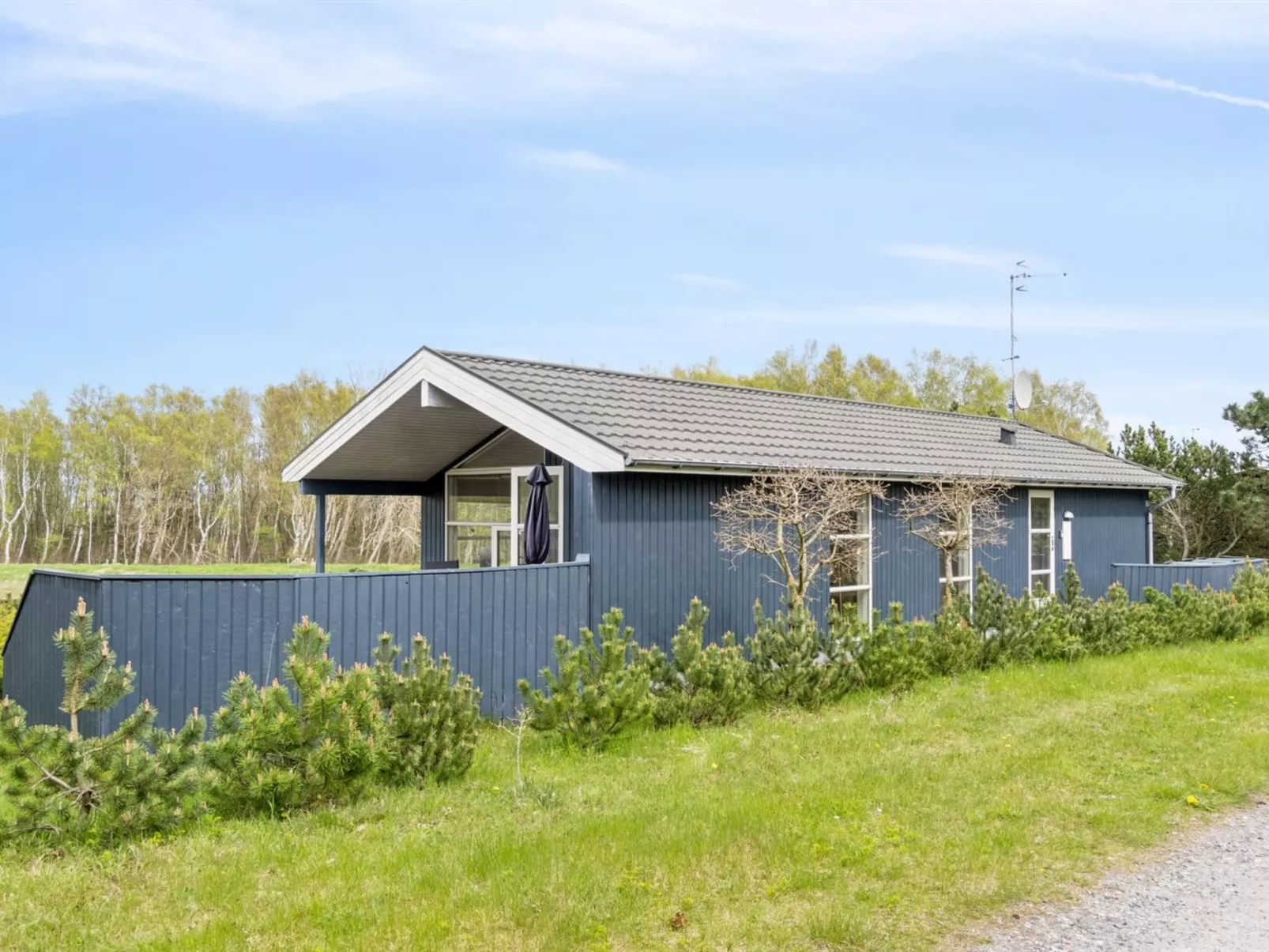 "Farah" - 275m from the sea