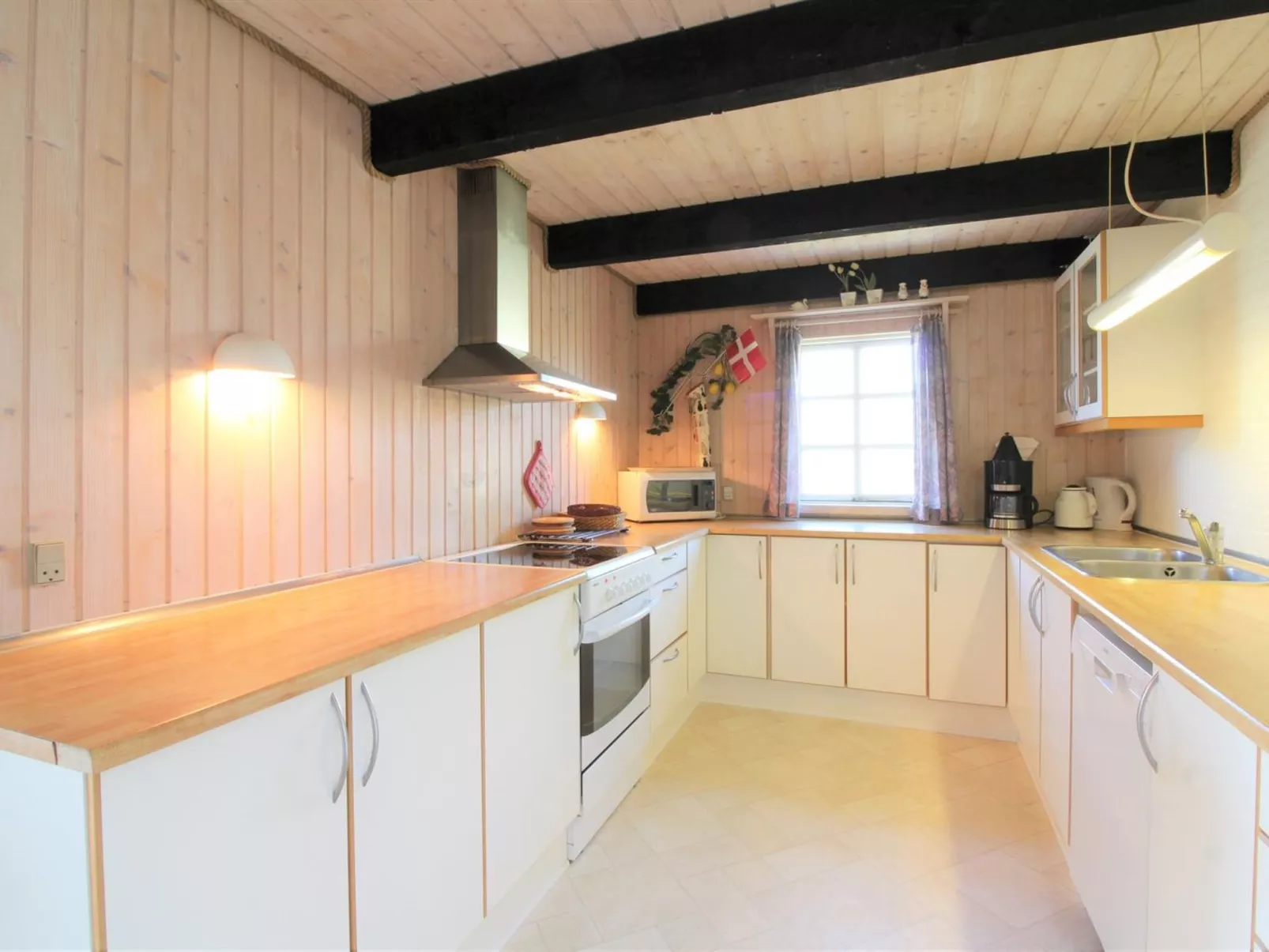 "Arita" - 250m from the sea