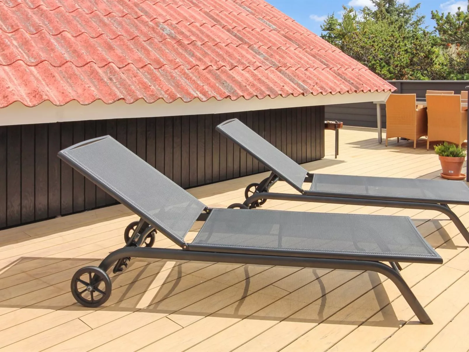 "Josie" - 200m from the sea