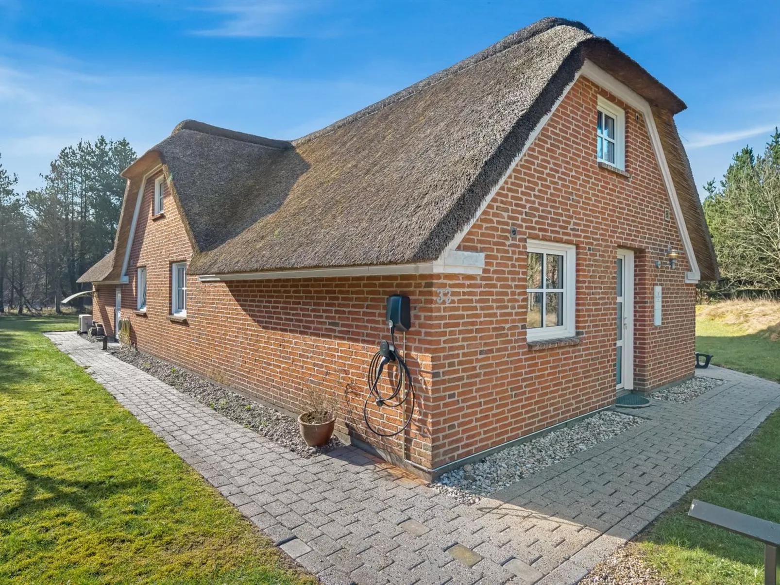 "Dorris" - 4.3km from the sea