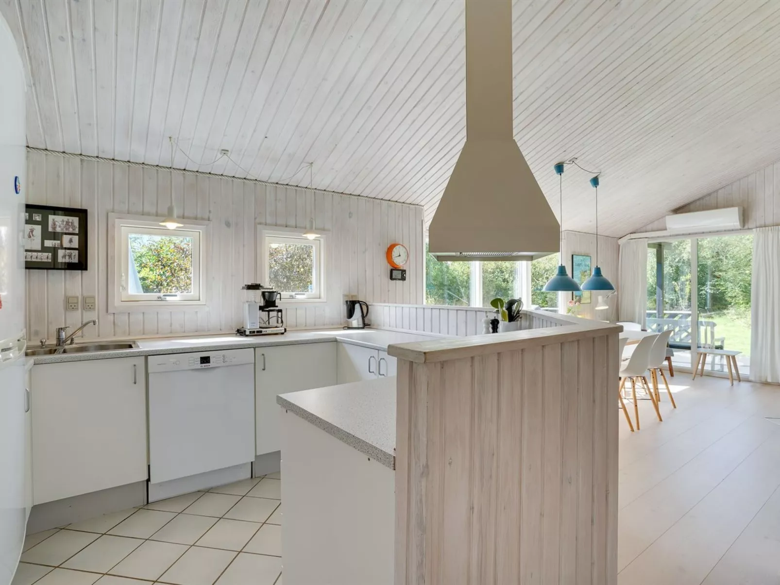 "Hagbard" - 2.6km from the sea