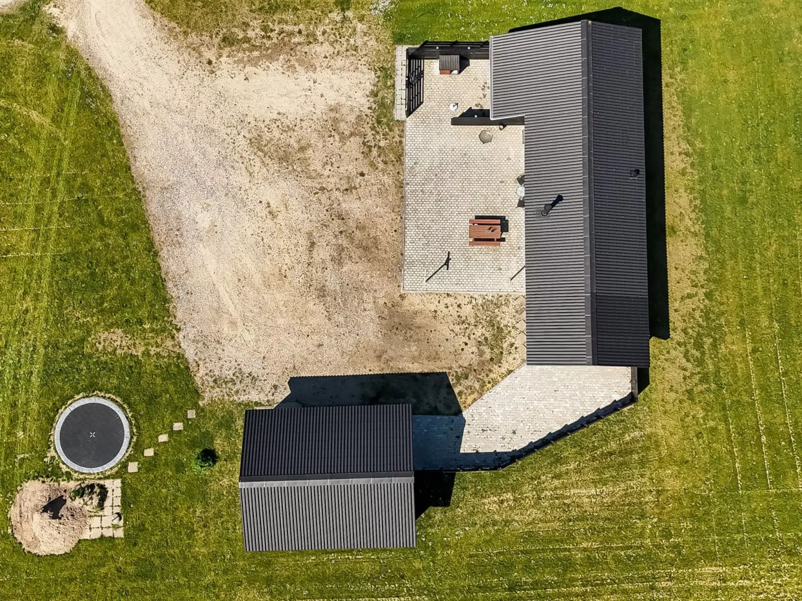 "Thorsten" - 500m from the sea