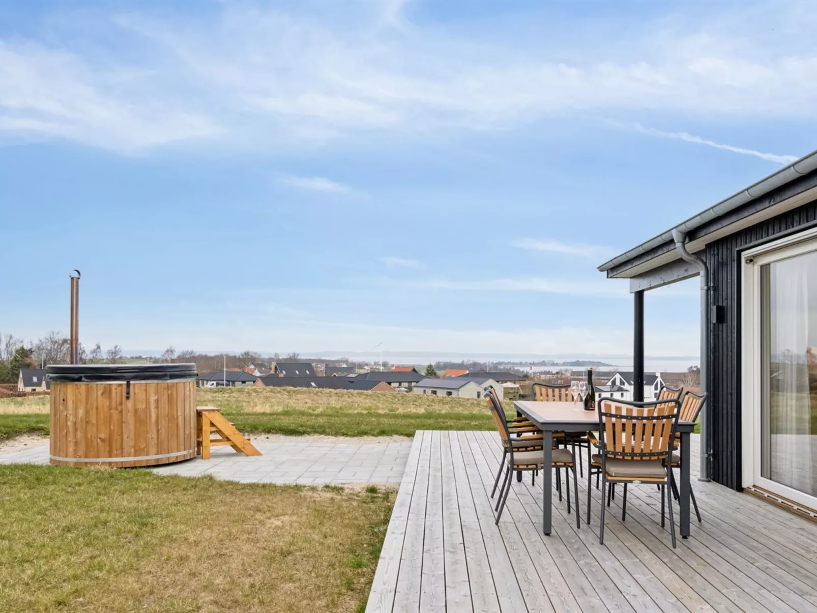 "Ferdine" - 1.5km from the sea