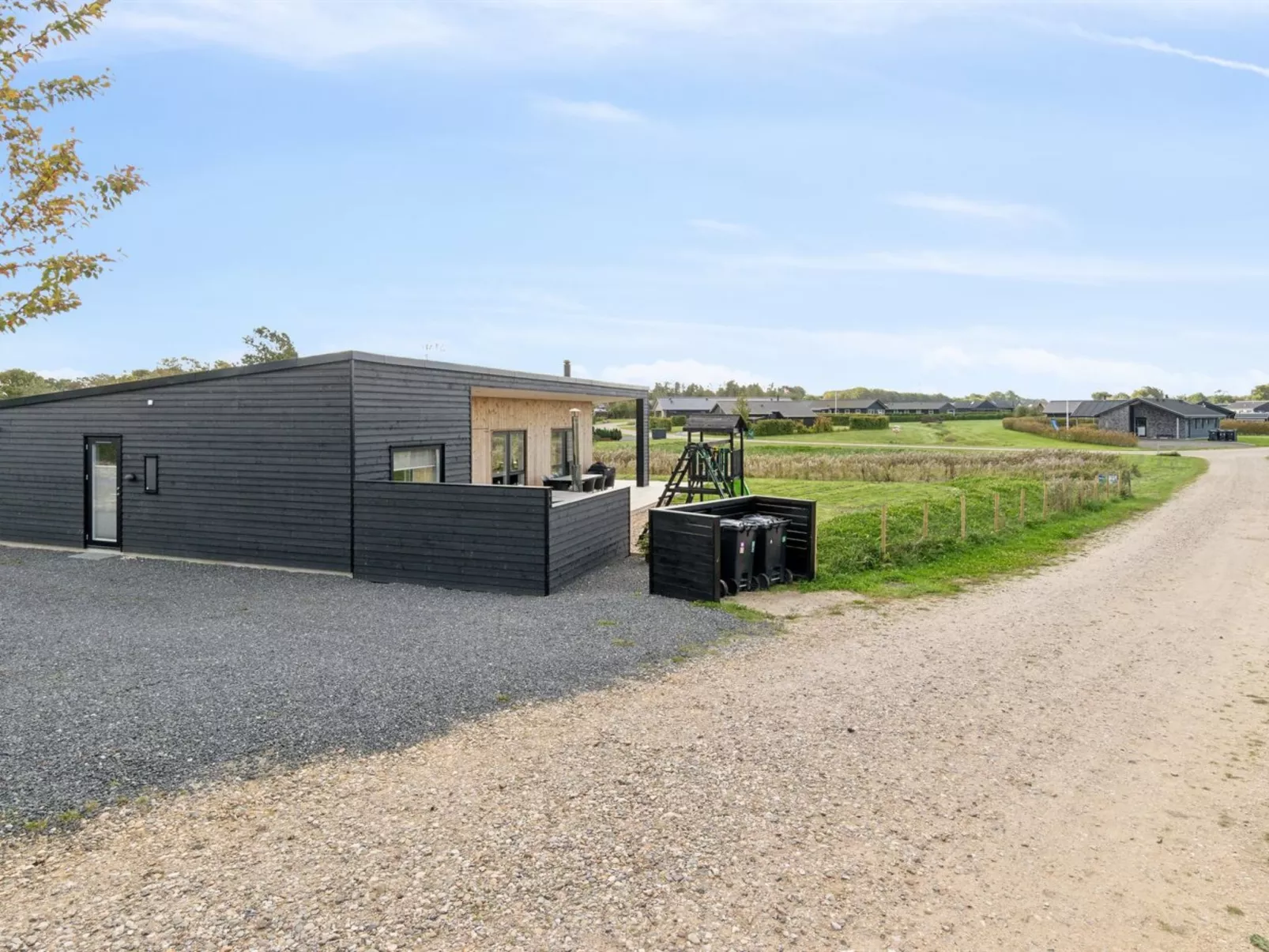 "Harrieth" - 300m from the sea