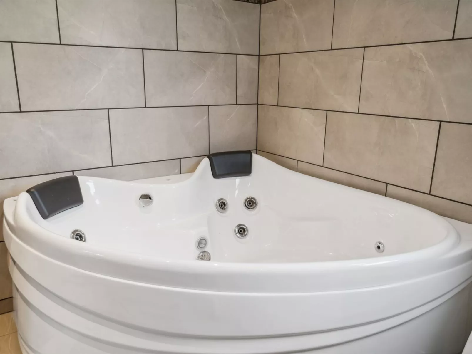 "Bjarka" - 700m from the sea