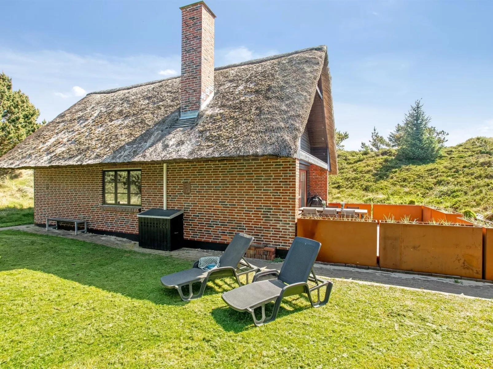 "Grita" - 500m from the sea