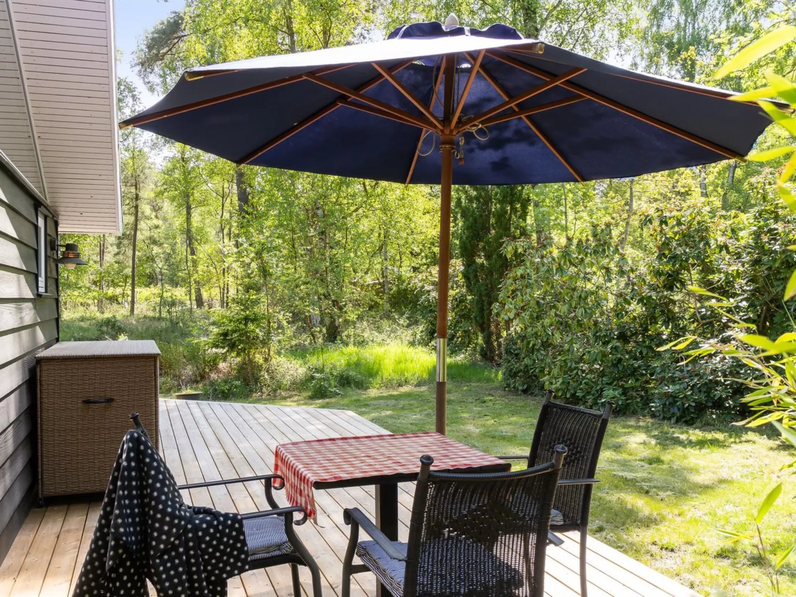 "Amina" - 1.1km from the sea