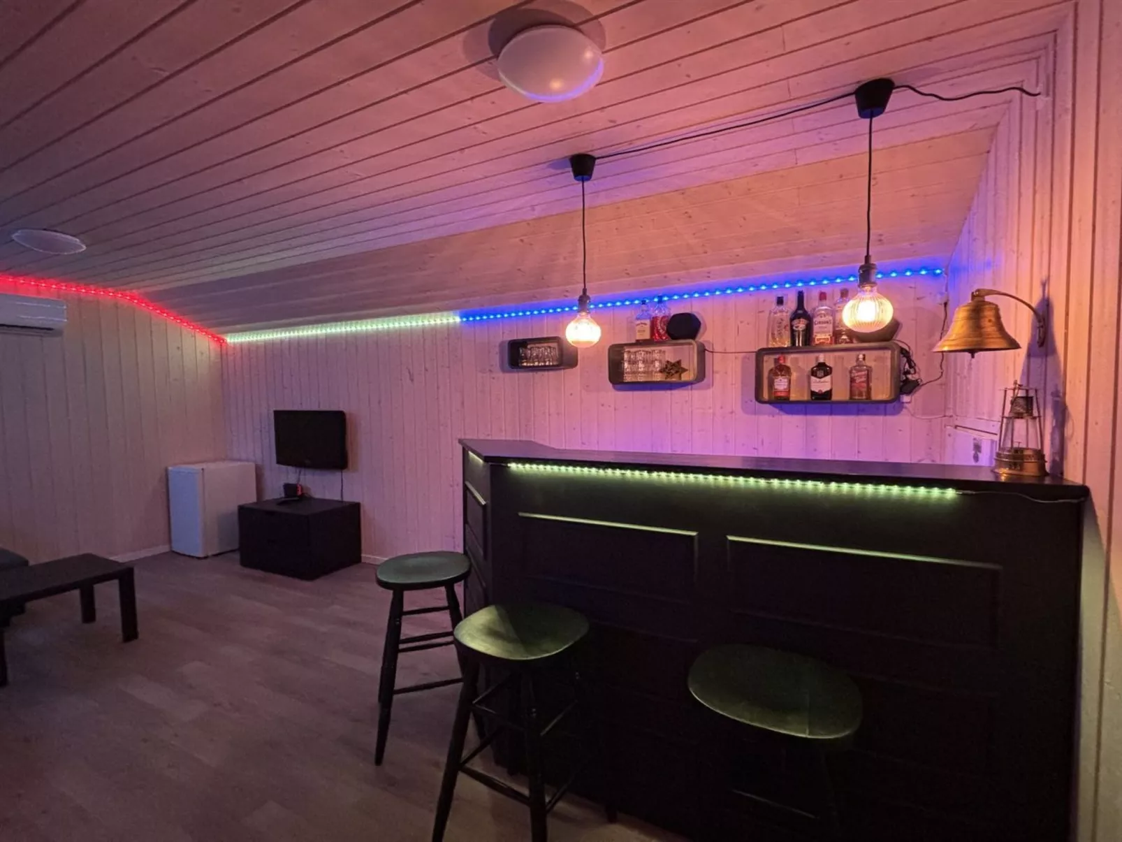 "Cristiana" - 1km to the fjord