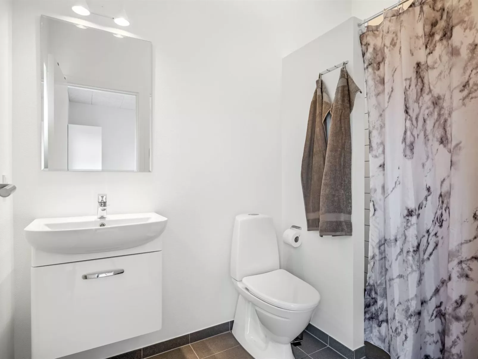 "Clarabelle" - 1.2km from the sea