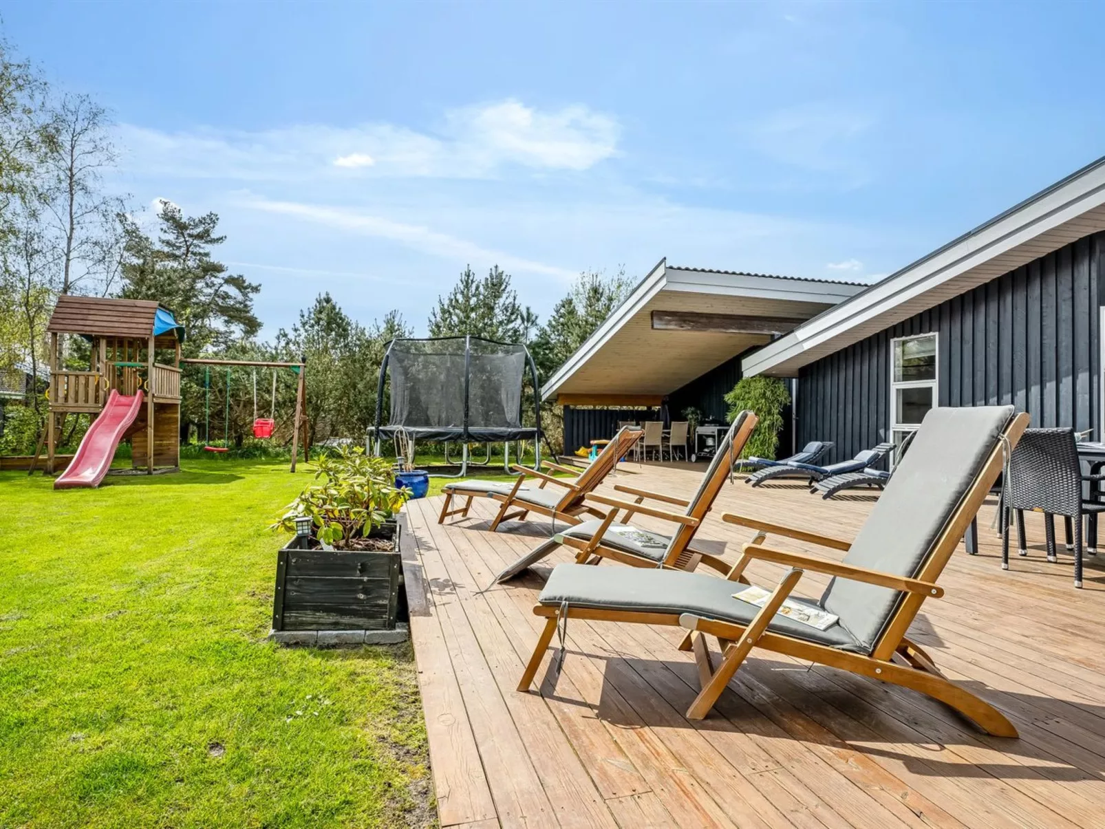 "Helena" - 700m from the sea