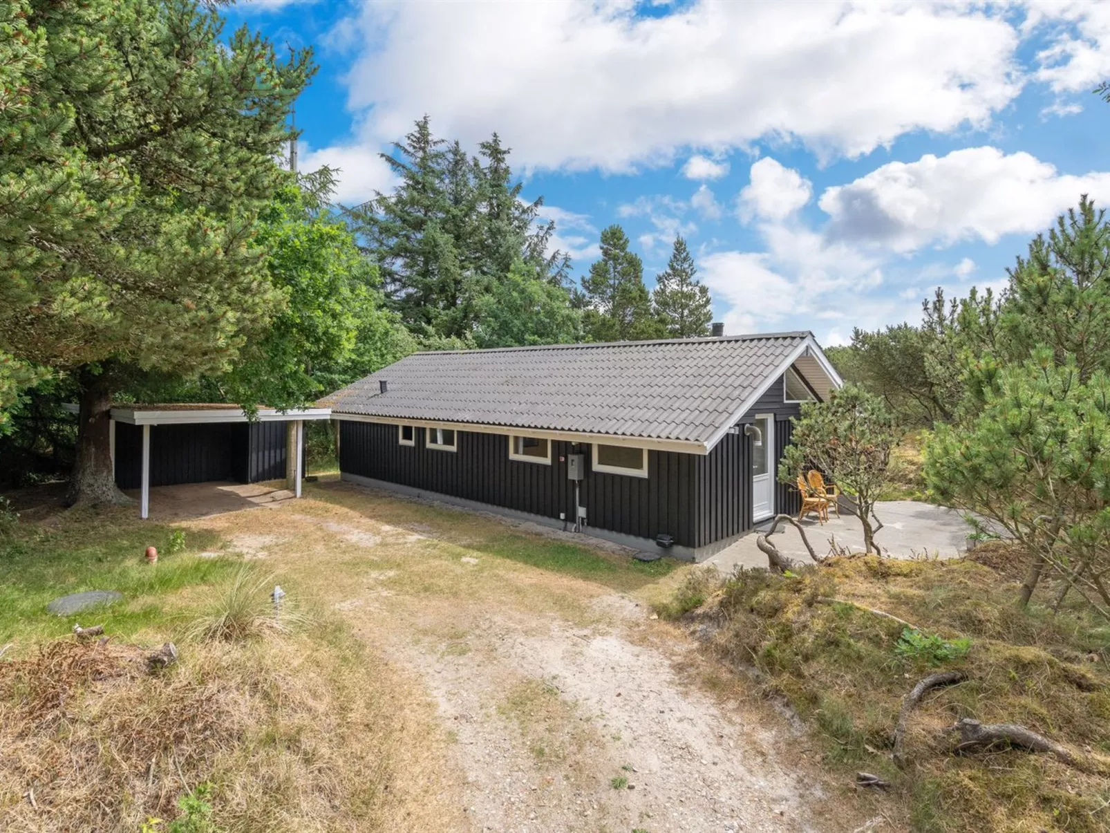 "Jannick" - 1.5km from the sea