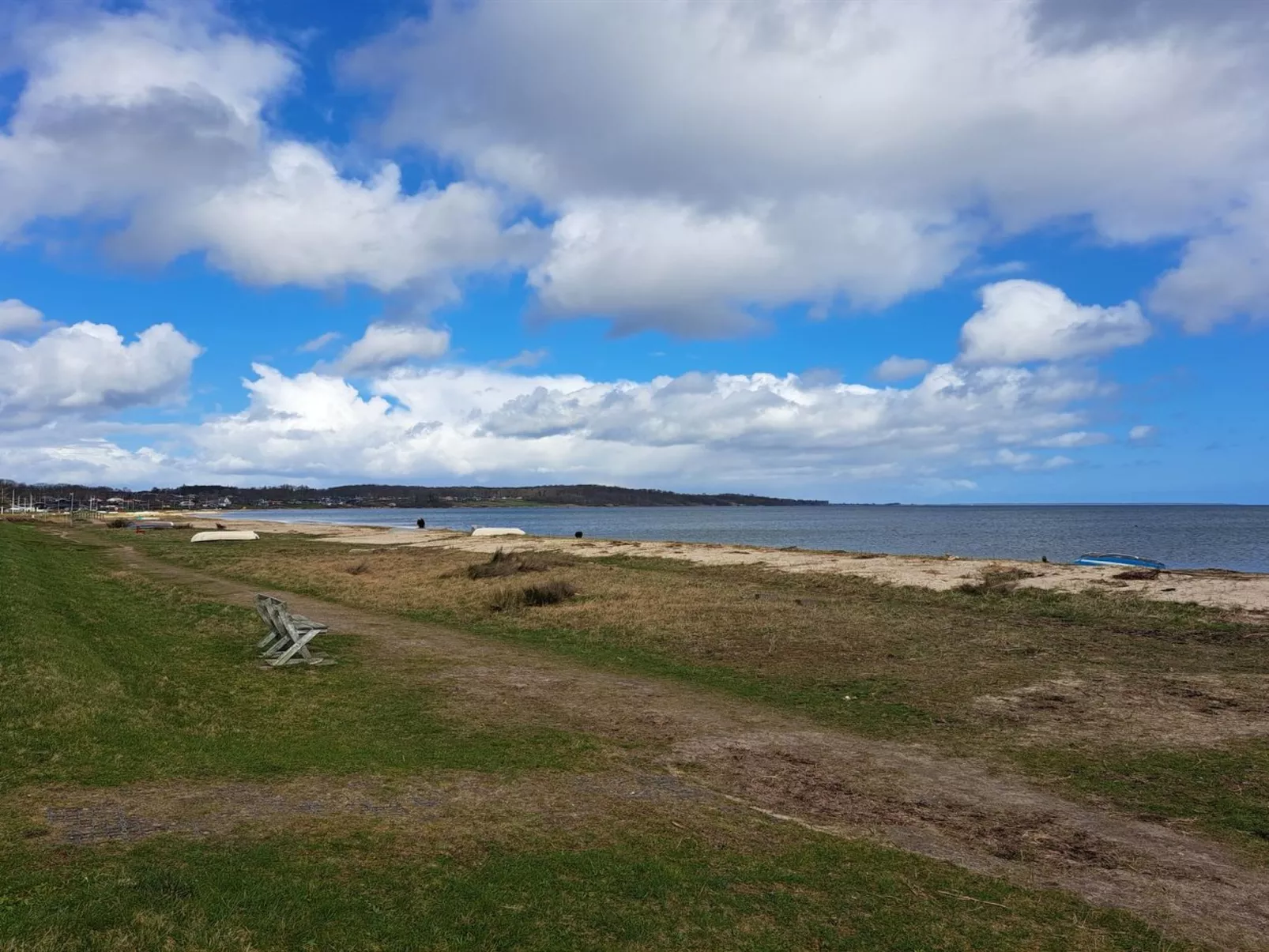 "Dory" - 30m from the sea