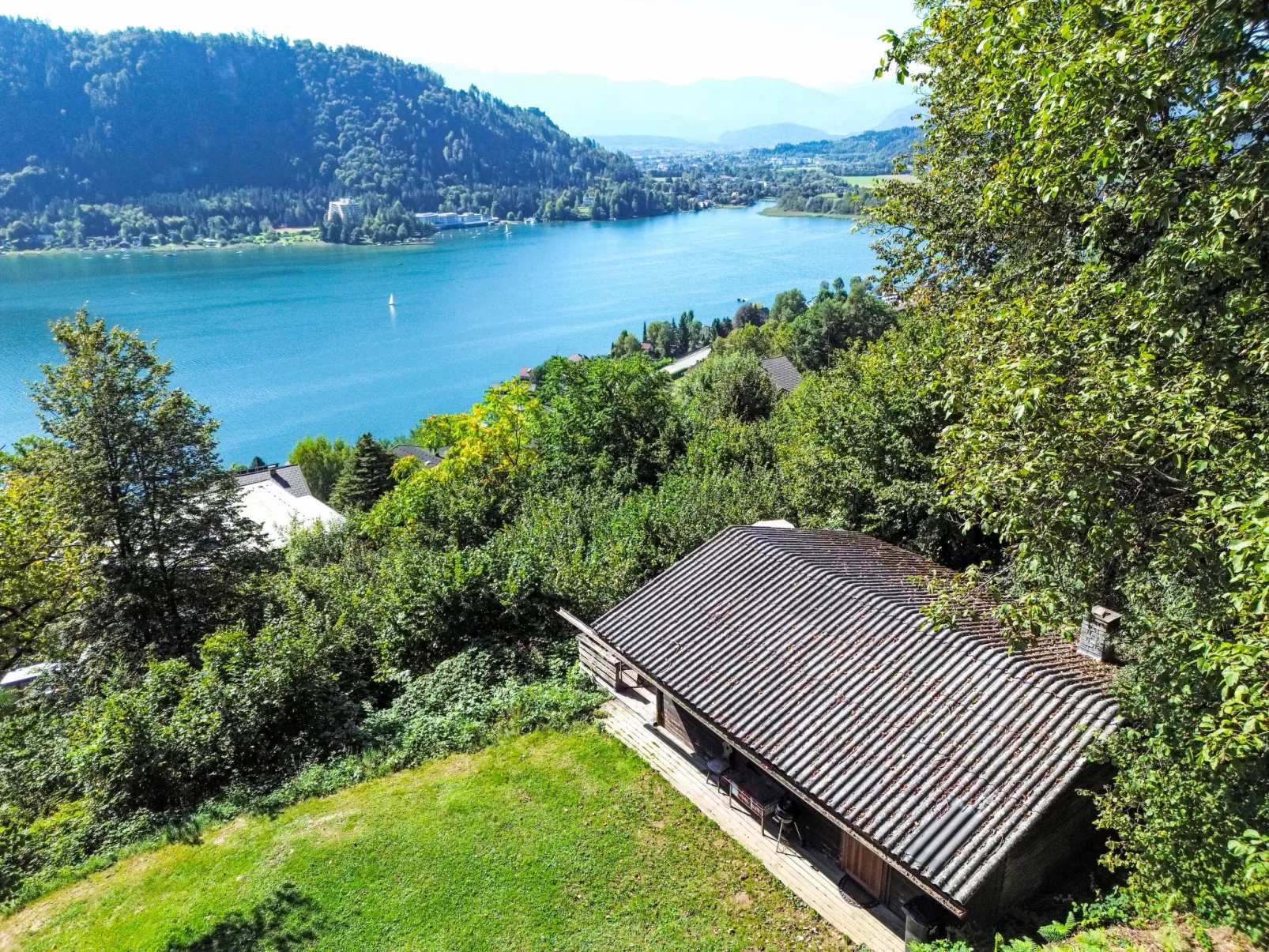 Häuschen am Waldrand-Buiten