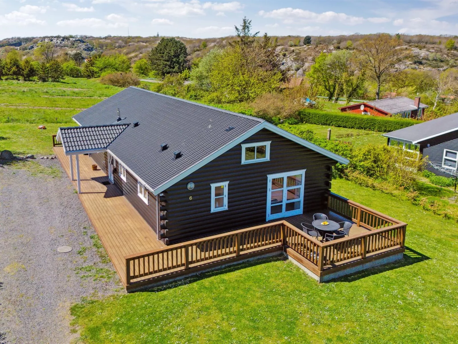 "Hjalmar" - 400m from the sea