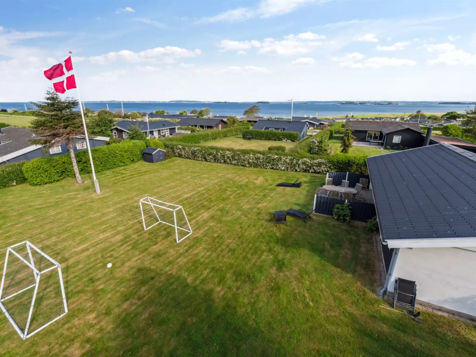 "Gudrun" - 250m from the sea