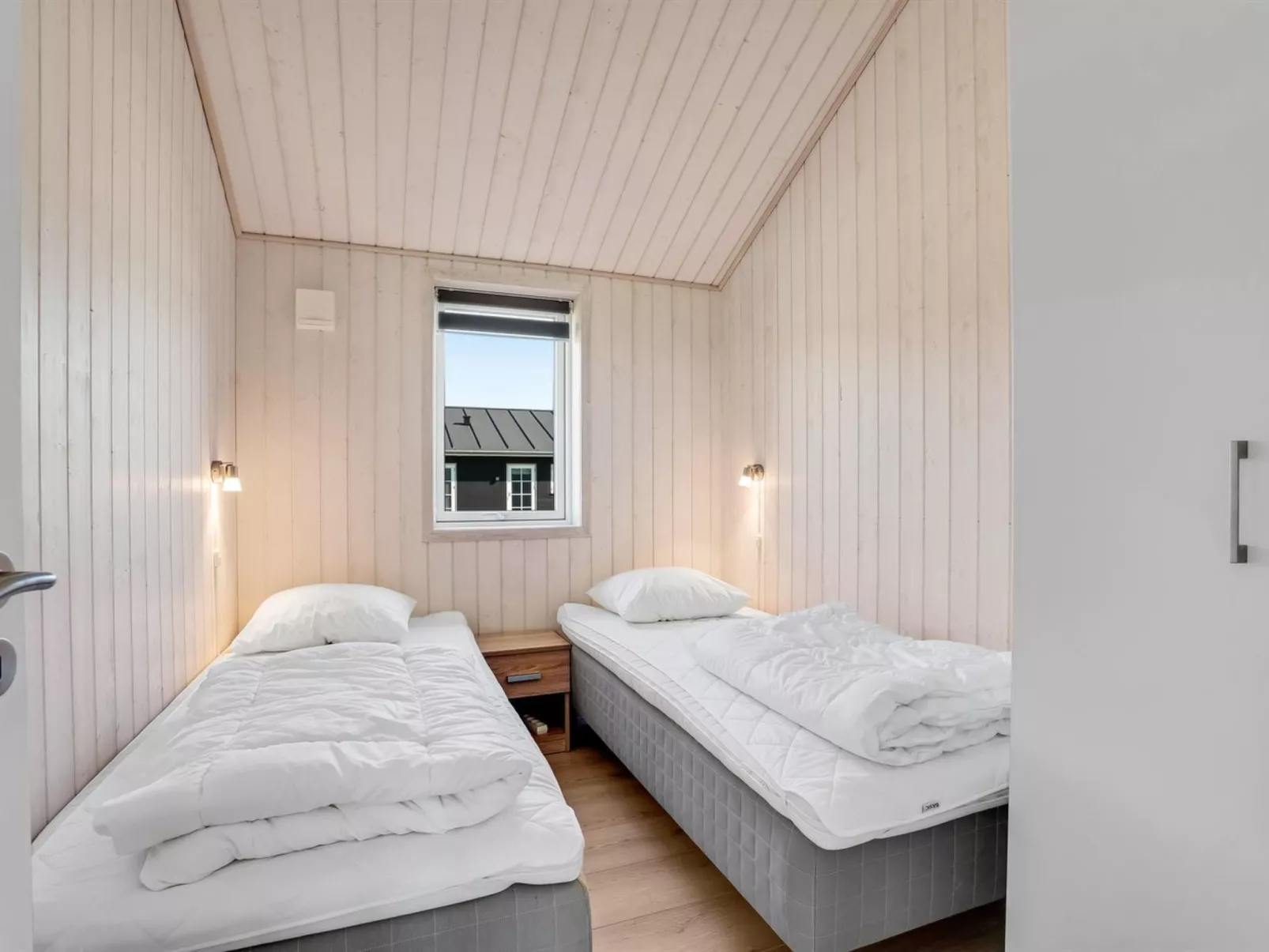 "Kiersten" - 800m from the sea