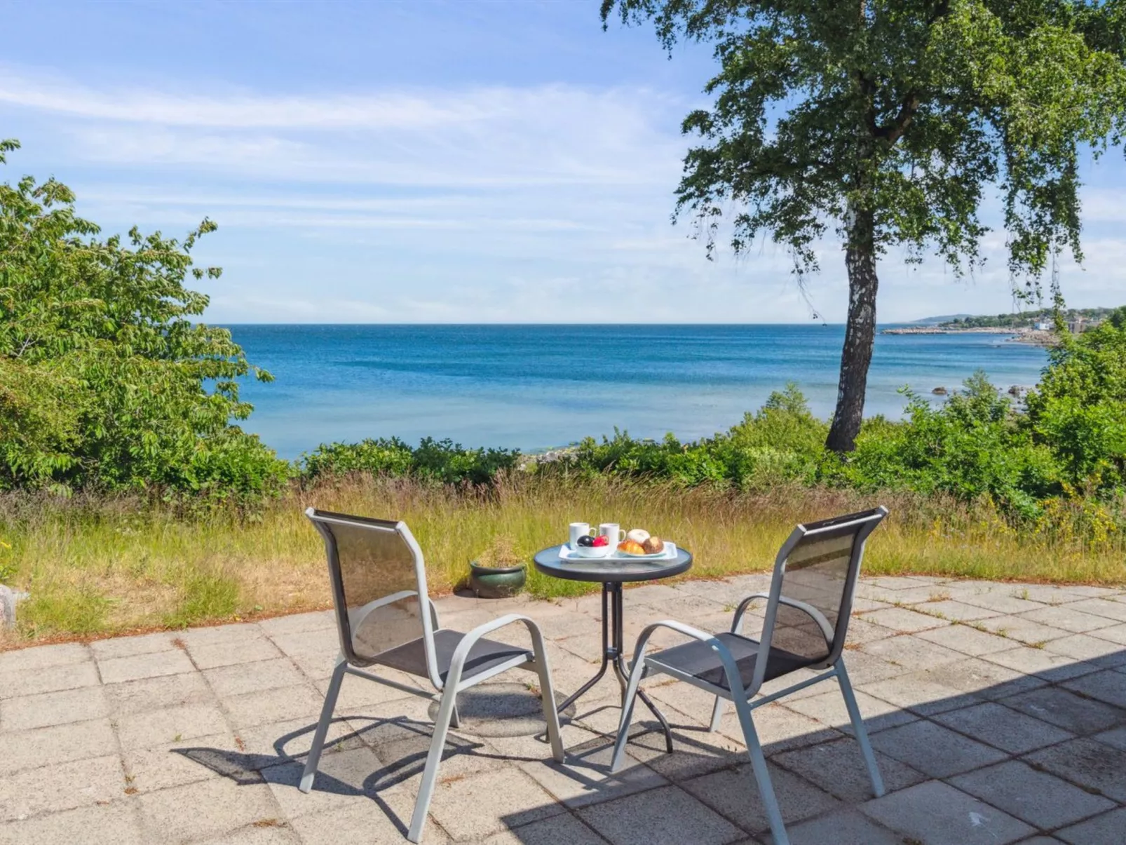 "Throtti" - 50m from the sea