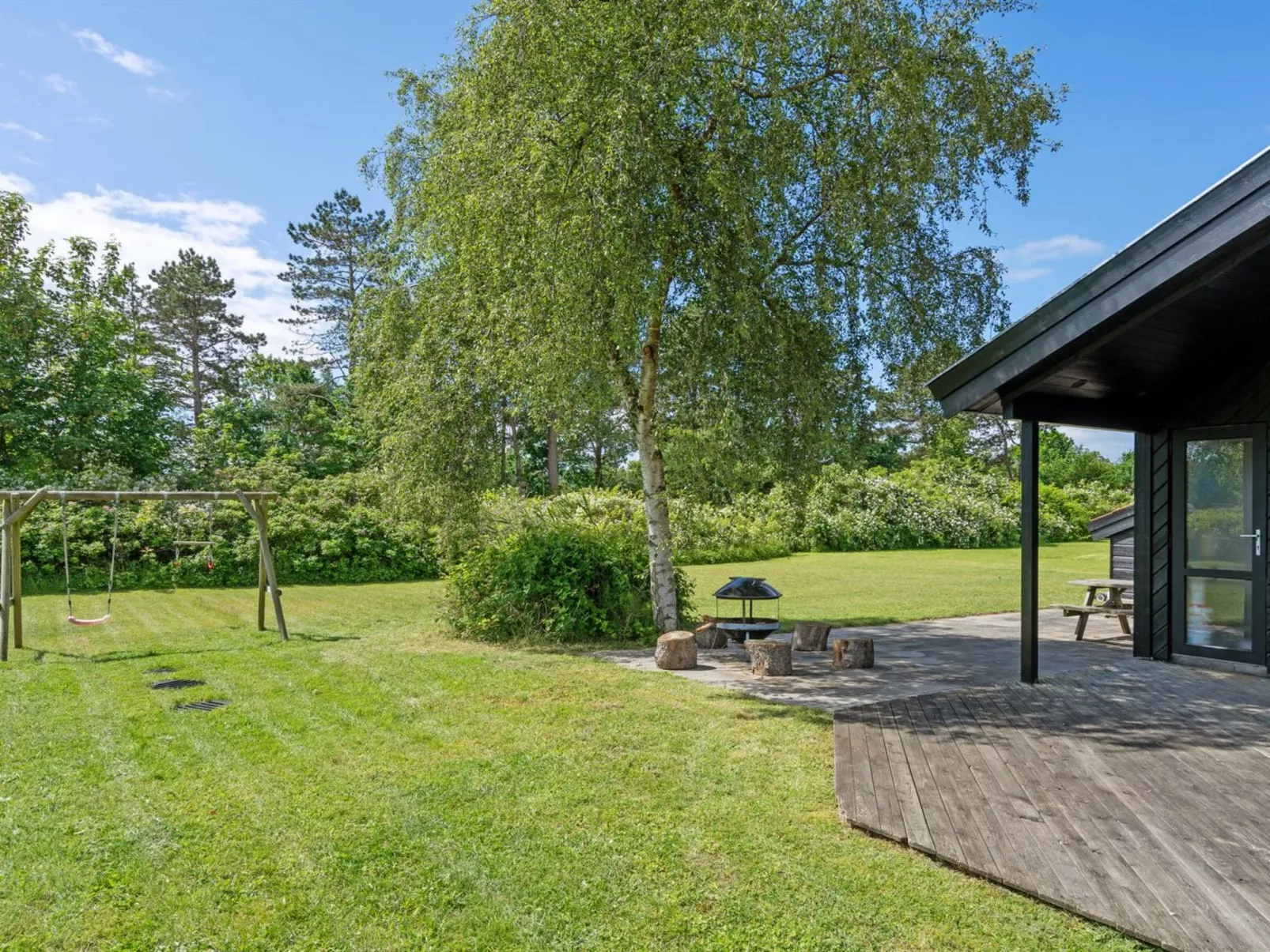 "Hermund" - 100m from the sea